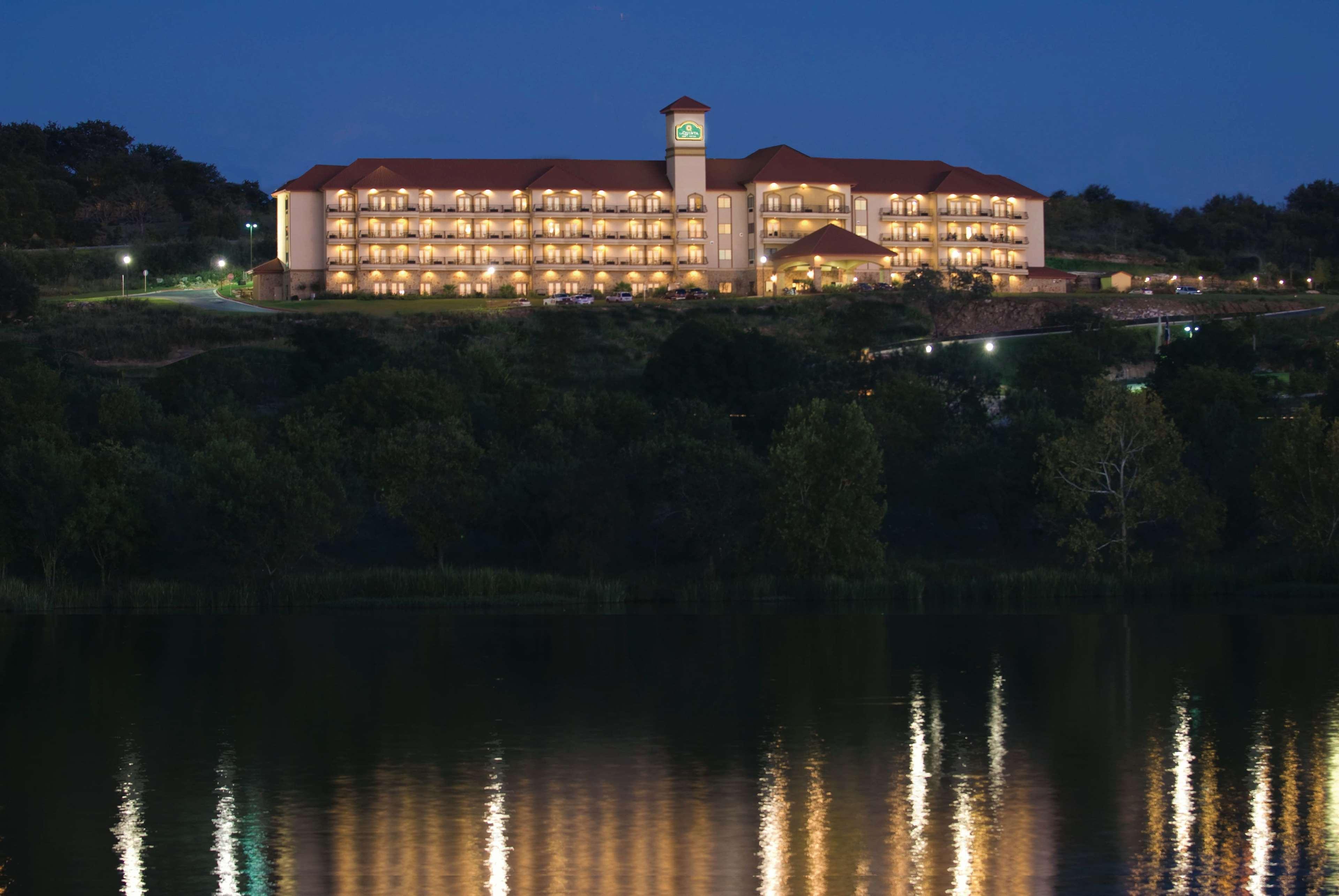 La Quinta By Wyndham Marble Falls Exteriér fotografie
